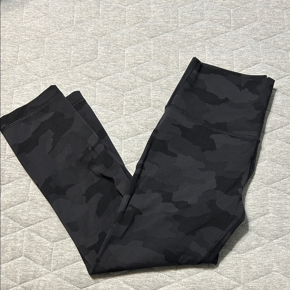 Lululemon Black Camouflage Cropped Leggings
